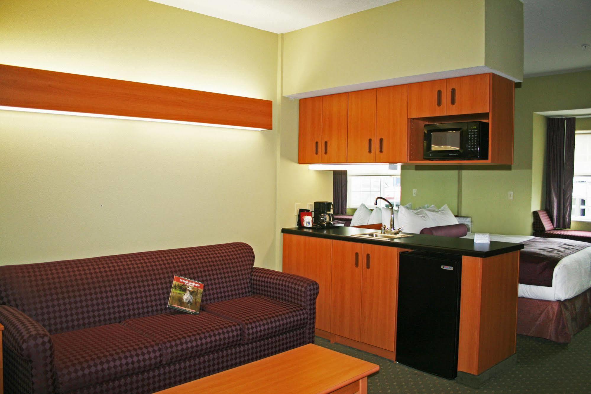 Stay Beyond Inn & Suites Elma Zewnętrze zdjęcie